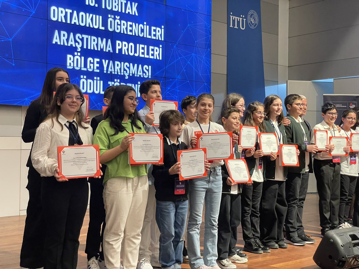 corlu_bilsem's tweet photo. 🥇Öğrencimiz Su Naz Açıkgöz  Tübitak 2204-B Ortaokul Öğrencileri Araştırma Projeleri Yarışması’nda  İstanbul-Avrupa Bölge birincisi olarak Türkiye finallerine gitmeye hak kazanmıştır.
Öğrencimizi  Cumhur Özkan öğretmenimizi tebrik ederiz. @CorluMem @tekirdagmem @ersanulusan https://t.co/gilWSQ83Zy