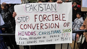 #Violence against #Hindu families in #Pakistan is appalling. From kidnappings to forced conversions, their #basicrights are violated. Urgent action is needed to #protect them from persecution. #PakistanAgainstMinorities