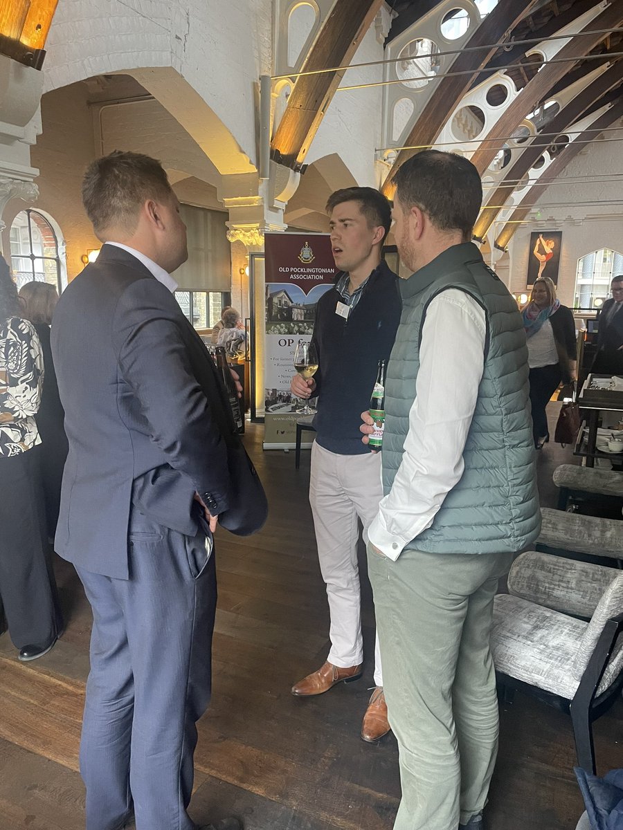 PSFbiznetwork's tweet photo. Great evening meeting people from the Pock Connects network at our first drinks event, lots of contacts made #pockconnects @PockSchool @DevtPocklington @PocklingtonOPs https://t.co/e59PsIi5Ur