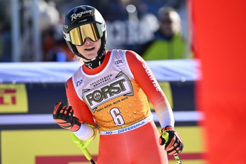A Livigno c'è anche Lara Gut-Behrami: 'Lavoro fantastico come un anno fa. Olimpiadi? Non ci penso...' #FISAlpine #AlpineSkiing #26Aprile #scialpinofemminile dlvr.it/T62Cnr