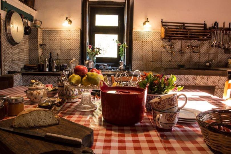 BOUTIQUE FARM HOTEL
Il fascino della cucina di #CasaMigliaca, un perfetto connubio tra antico e moderno in cui momenti di convivialità ed esperienze indimenticabili scandiscono il dolce scorrere della tua vacanza.