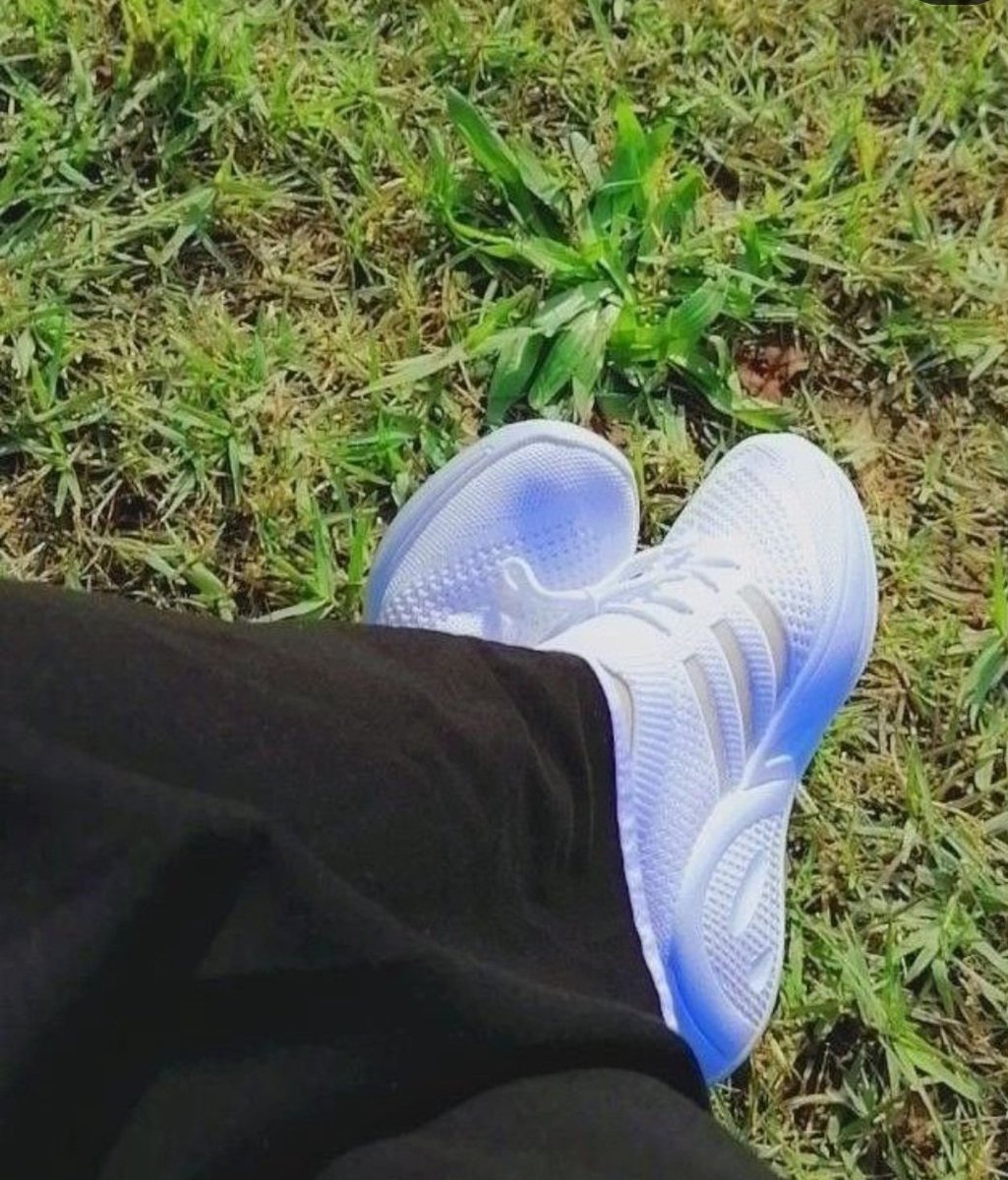 لمبی باتوں سے مجھے کوئی مطلب نہیں مجھے تو اس کا جی کہنا بھی کمال لگتا ہے