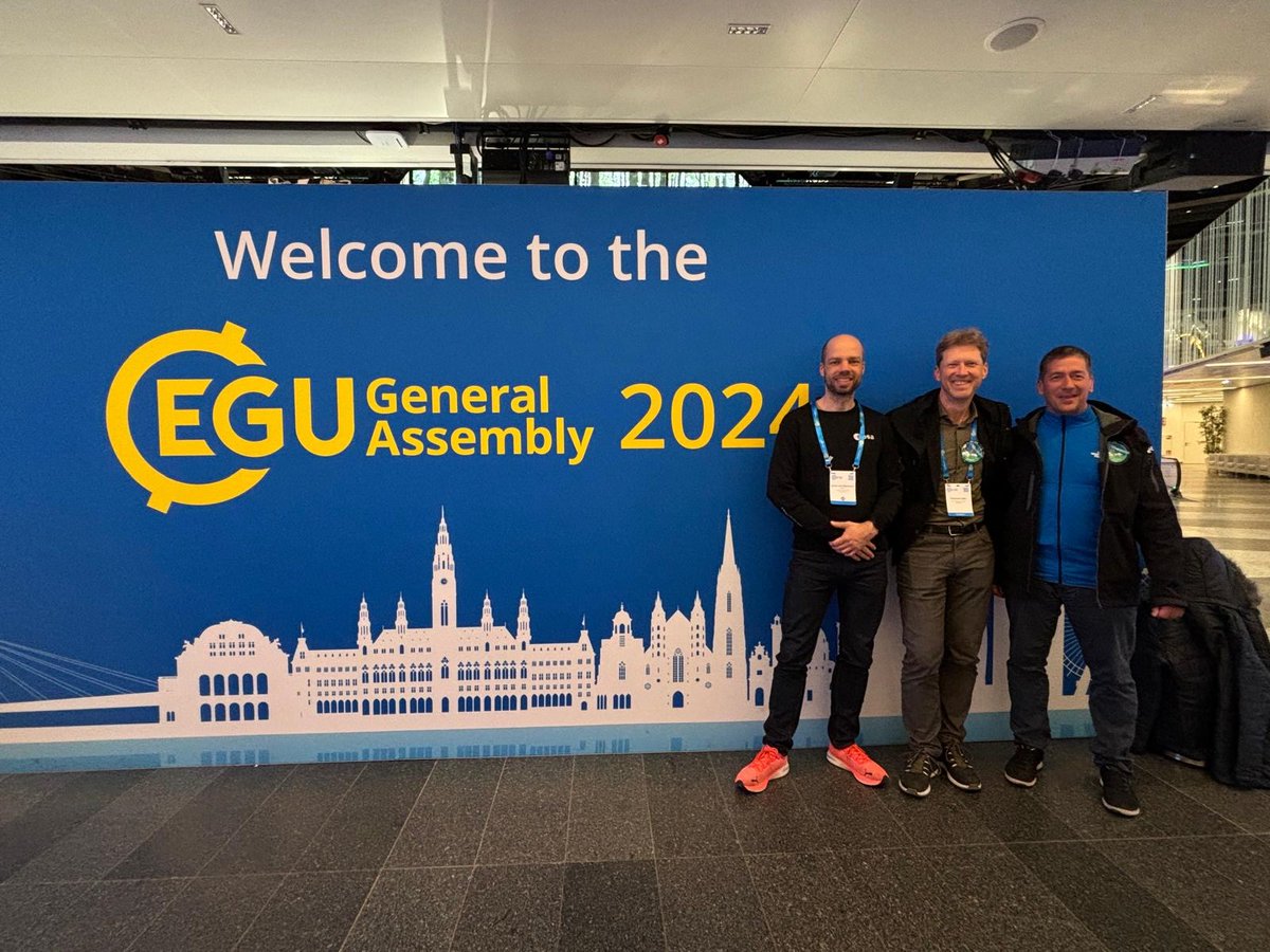 #EarthCARE Group at #EGU24! 🌍 

#ESAatEGU

📷Björn Frommknecht