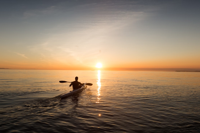 No et perdis aquesta proposta de @rocroiadventure: Vilanova i la Geltrú: Pasífae capvespre - Excursió guiada d'open caiac 2h #femturisme #catalunya i.mtr.cool/wuyjrwdcsn