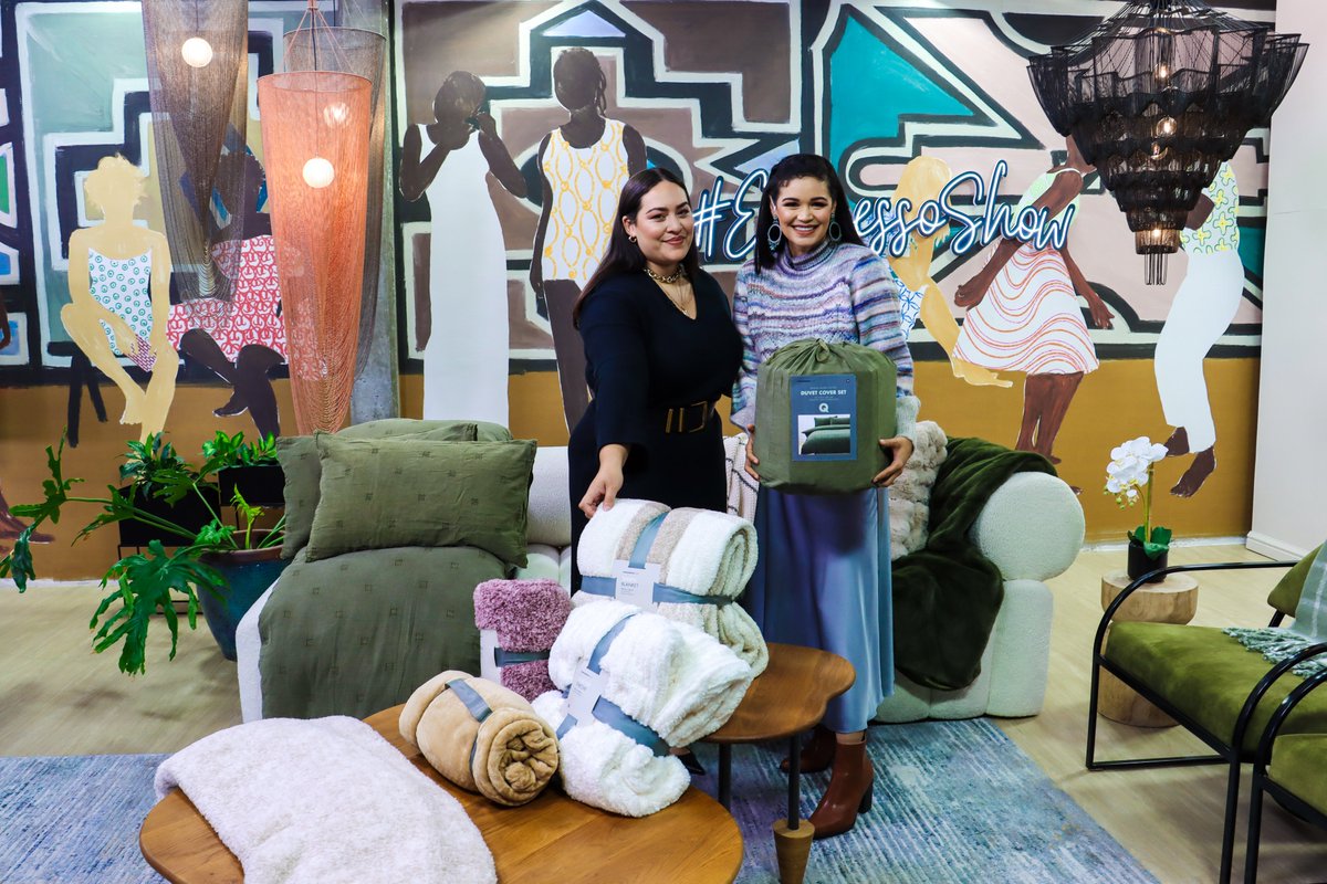 She wrapped you in her arms, now wrap her in the comfiest blankets, bedding, quilts & throws 😌 Get 20% off @WOOLWORTHS_SA bedding, blankets, quilts & throws until 12 May - in store, online (tinyurl.com/4vcswehy) and on the app! #WooliesMothersDay #ExpressoShow #WooliesHome