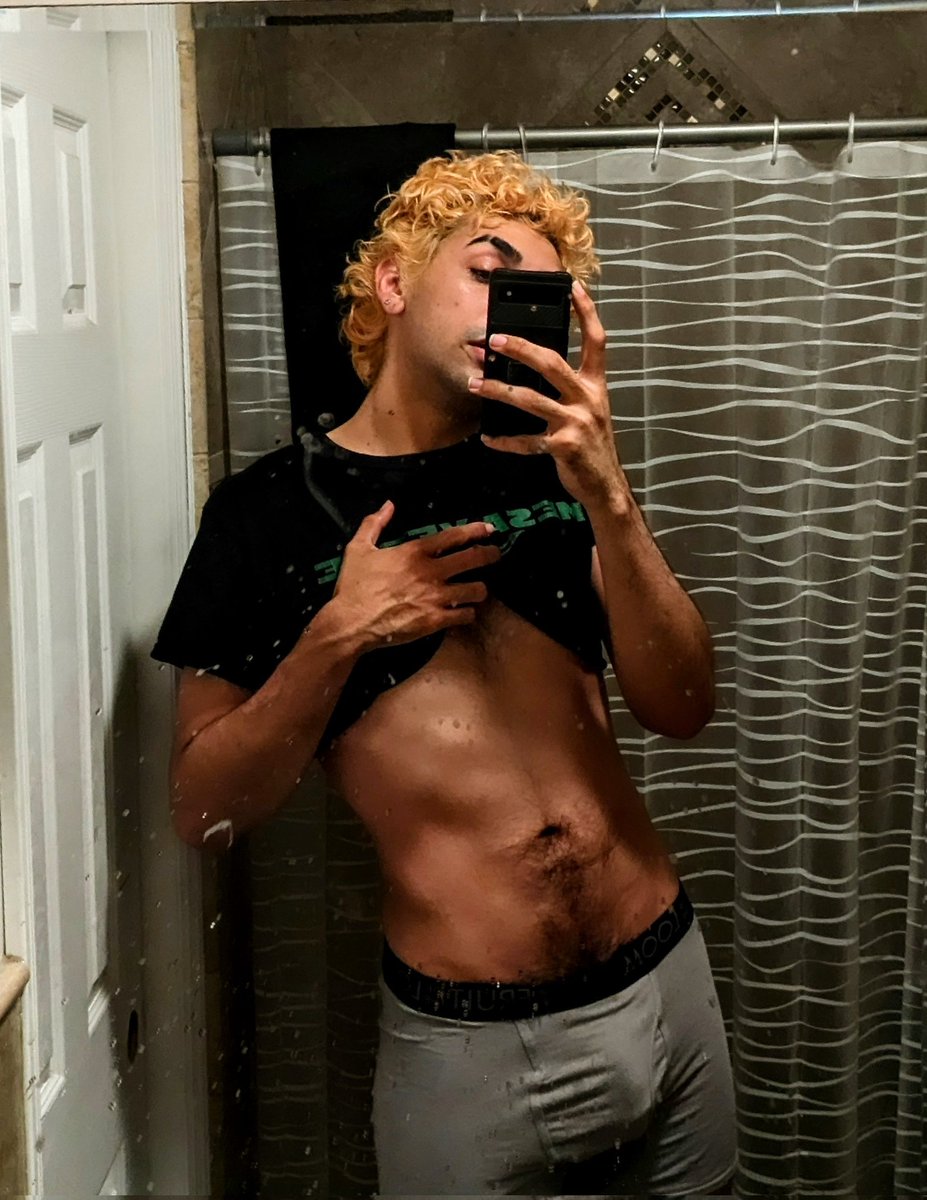 cycunty's tweet photo. Dirty mirror selfies never look good, prove me wrong😉 https://t.co/GHuC12ysif