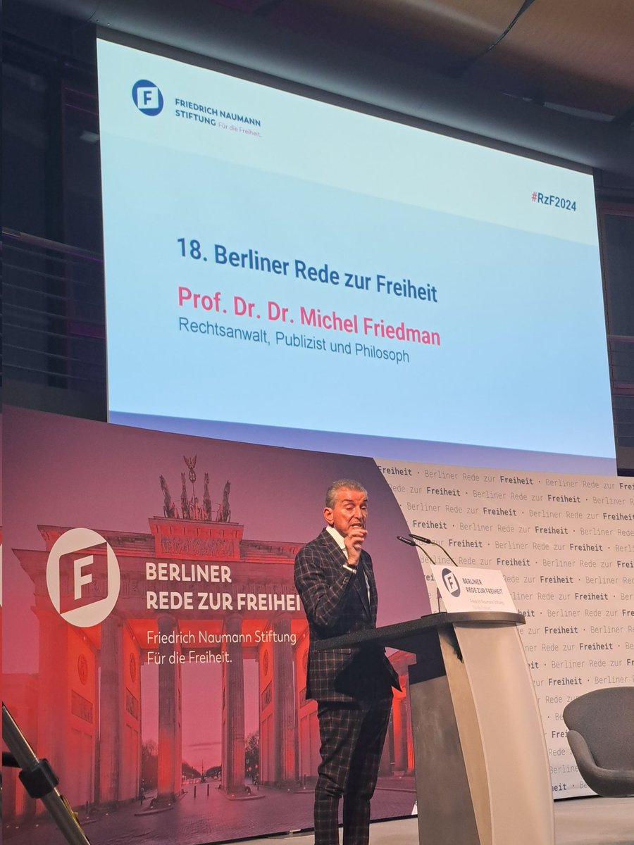 'Jeder ist jemamd': Michel #Friedman hielt gestern mit der Berliner Rede zur Freiheit einen der beeindruckendsten Vorträge, die ich erlebt habe - tiefgründig wie leidenschaftlich. Klasse Veranstaltung der @FNFreiheit im Allianz Forum. youtube.com/live/uSeyn1Q4e…