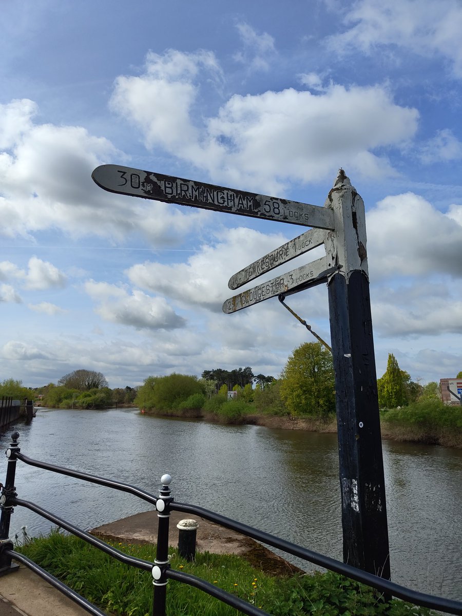 A #fingerpostfriday from the River Severn at Diglis #Worcester