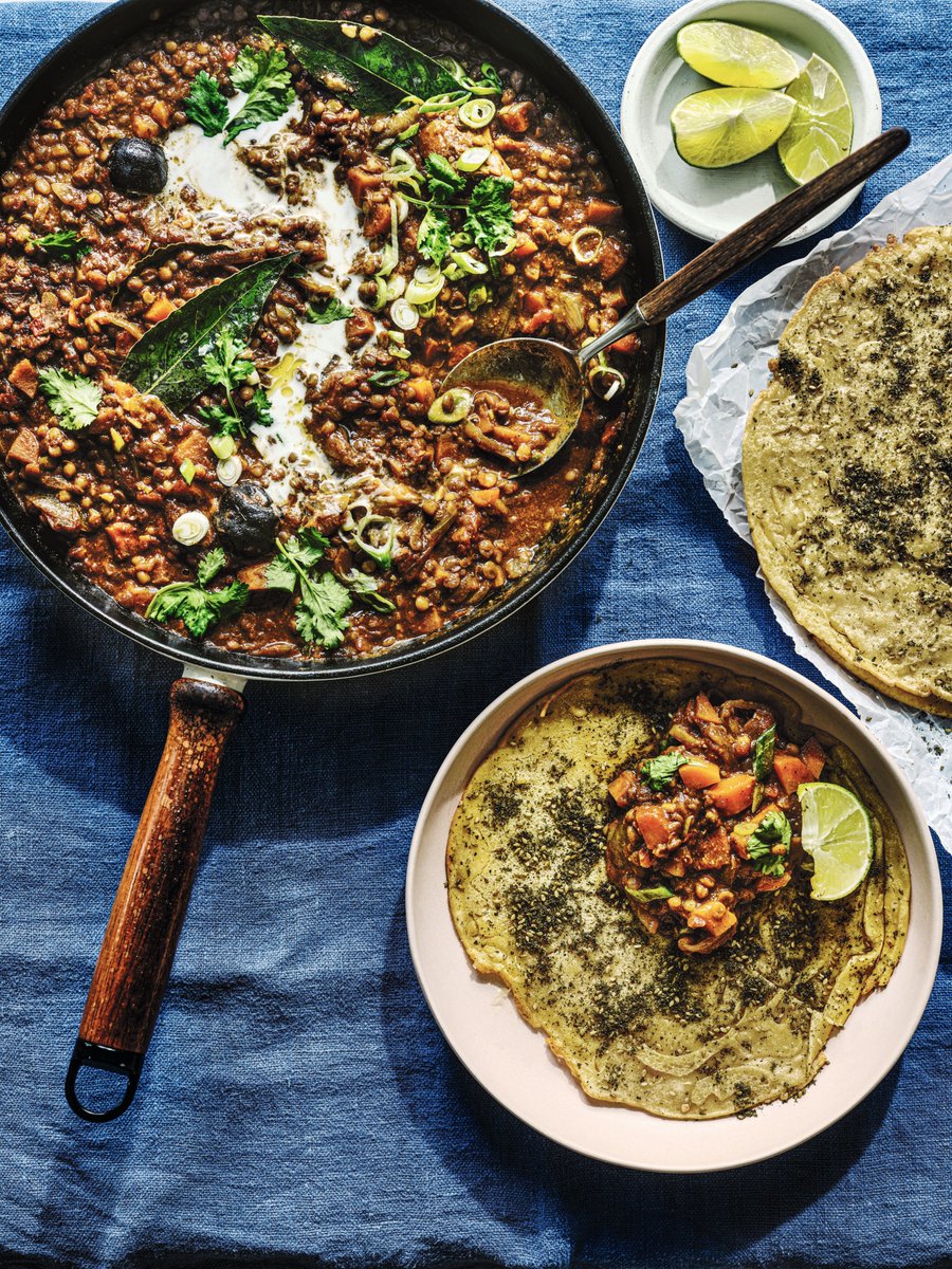 We are delighted to be selling @salmaskitchen's new book The Levantine Vegetarian: Recipes from the Middle East on our website, you can try her recipe for Chickpea Pancake with Spiced Lentil and Pine Nut Curry here hodmedods.co.uk/blogs/recipes/…