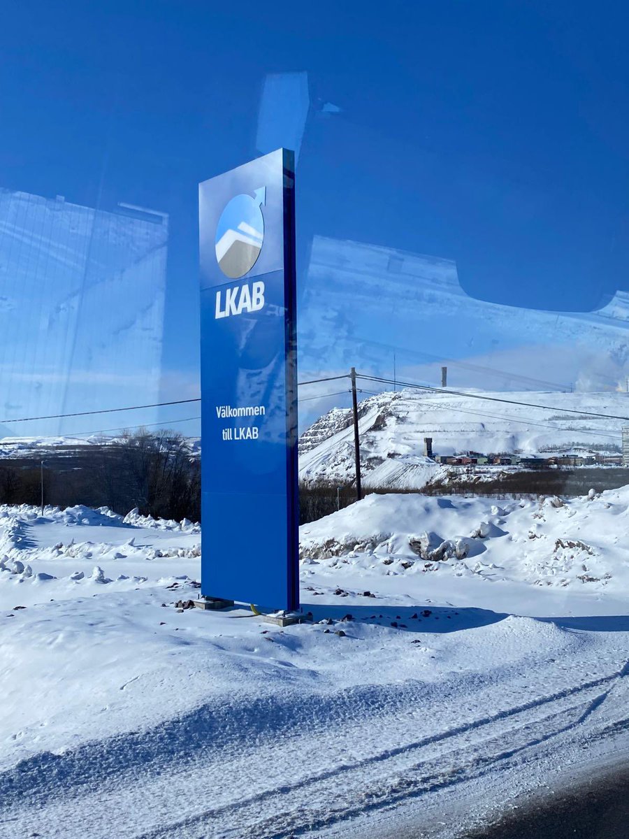 👷‍♀️brilliant @industriAll_EU study visit to LKAB in #Kiruna to look at #sustainable #mining. Raw materials are essential for European industry but we insist on respect to environment and workers’ rights. Good to see best practice in Sweden 🇸🇪.
