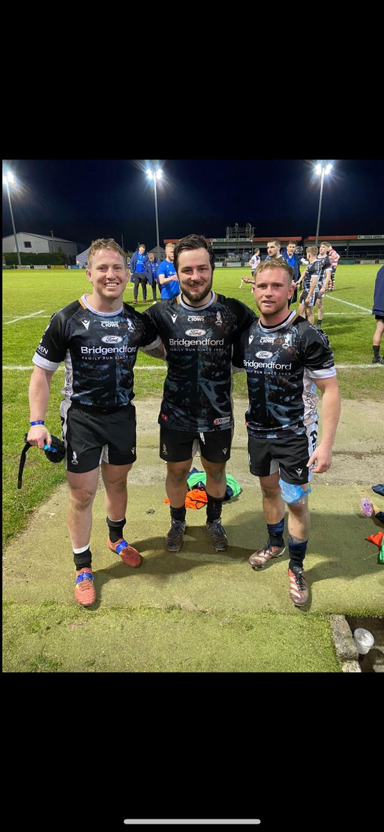 Congratulations to Kenfig Hill stalwart Chris Leyshon who made his debut with @bridgendravens last night in a tough encounter with Llandovery. Chris was joined by fellow Mulers Connor Tantum and Tom Richardson. Also thanks to Bridgend’s Ed Griffith for his continuing support.