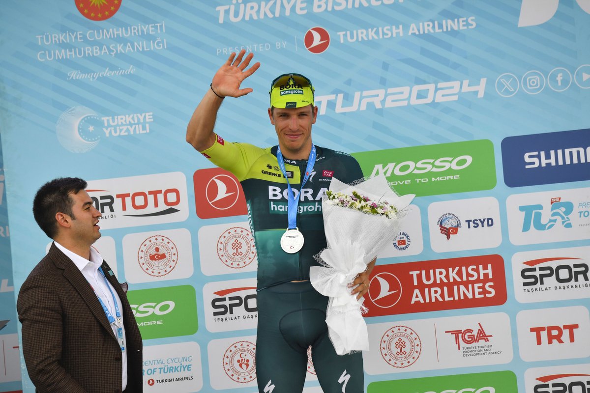 🇹🇷 #TUR2024 Sadly, Danny felt unwell this morning. To protect his goals, he is not starting today. 🎙️ 'I'm sorry to leave the race. Even though I narrowly missed the stage win I was hoping for, I enjoyed the days here at the Tour of Turkey - a beautiful race.' 📷 Sprintcycling