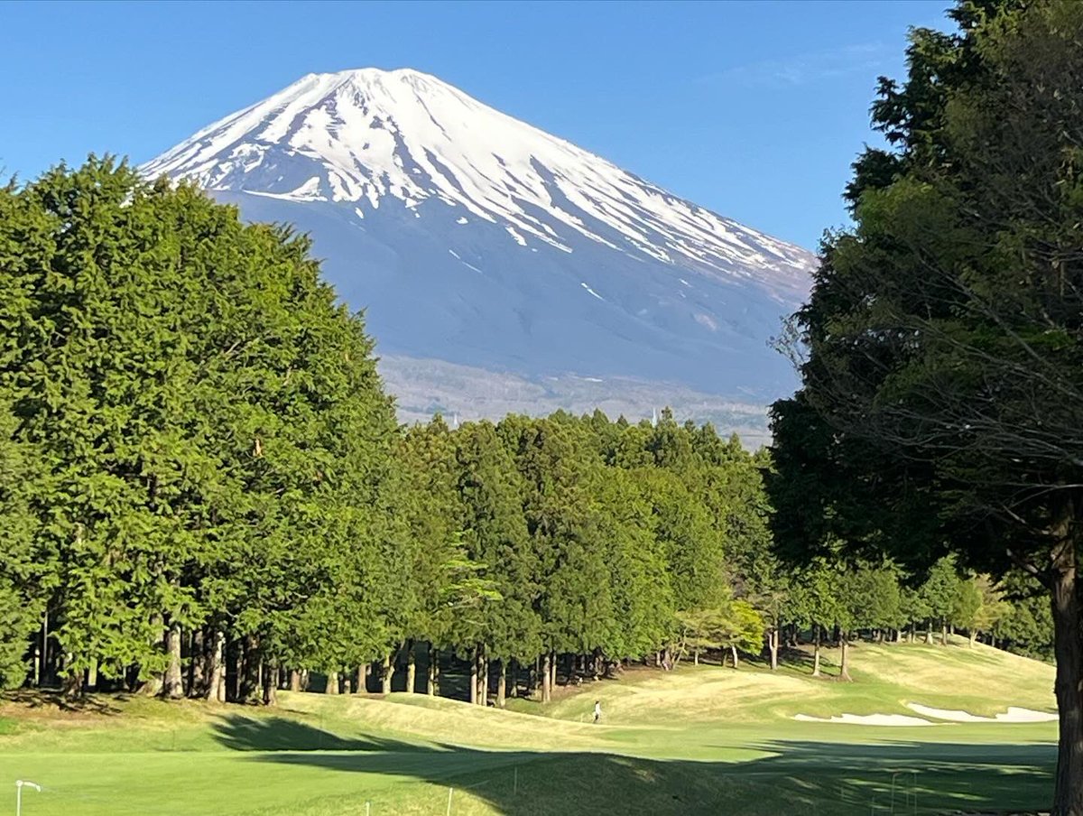 The stunning views from this weeks golf course here in Japan 🇯🇵 🗻

@isps_champ_jp @DPWorldTour