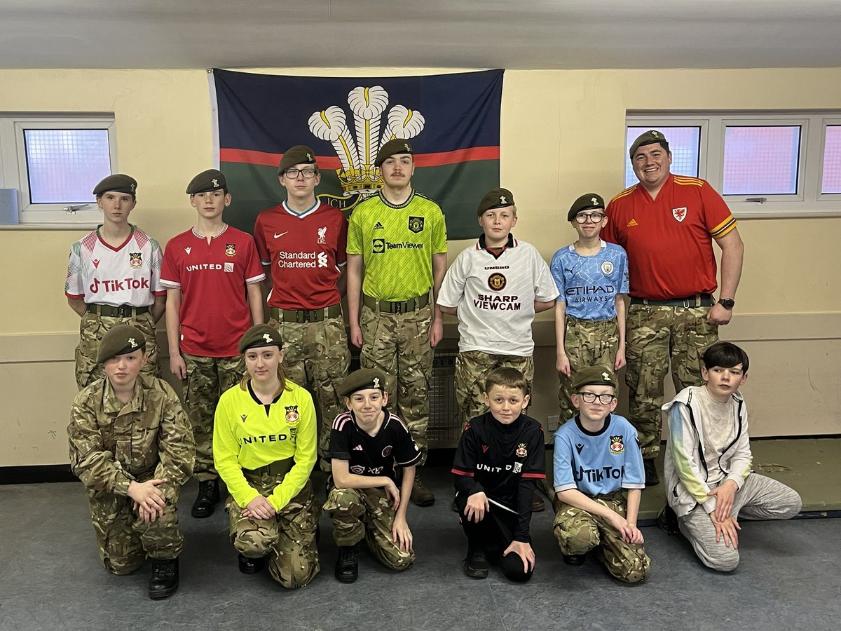 Last night in Rhos detachment from @CandGACF we worn our favourite football shirt for #FootballShirtFriday to support @CR_UK & @BobbyMooreFund a their life saving bowel cancer research. We raised £35 well done cadets. @ArmyCadetsUK @3royalWelsh @Wrexham_AFC @ManUtd @LFC @ManCity