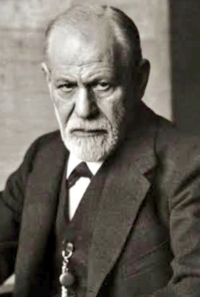 'Bazen ulaşamayacağın kadar yüksekte sandığın kişiler, aslında eğilemeyeceğin kadar algakta olabiliyor'
Sigmund Freud #Freud 
#Sanat #Edebiyat #Felsefe