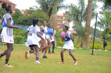 UKBuganda's tweet photo. Ebivudde mu kubaka #BikaNetball mu mpaka z'Omupiira gw'Ebika 2024. Oluzannya oluddirira olw'akamalirizo. (Semi-Finals) Ngeye 19 : 20 Mmamba Namakaka Nnyonyi Nnyange 35 : 26 Njovu. Oluzannya olw'akamalirizo (Finals) Ku Lwomukaaga nga 27/04/2024 https://t.co/GPpiKEj9E6