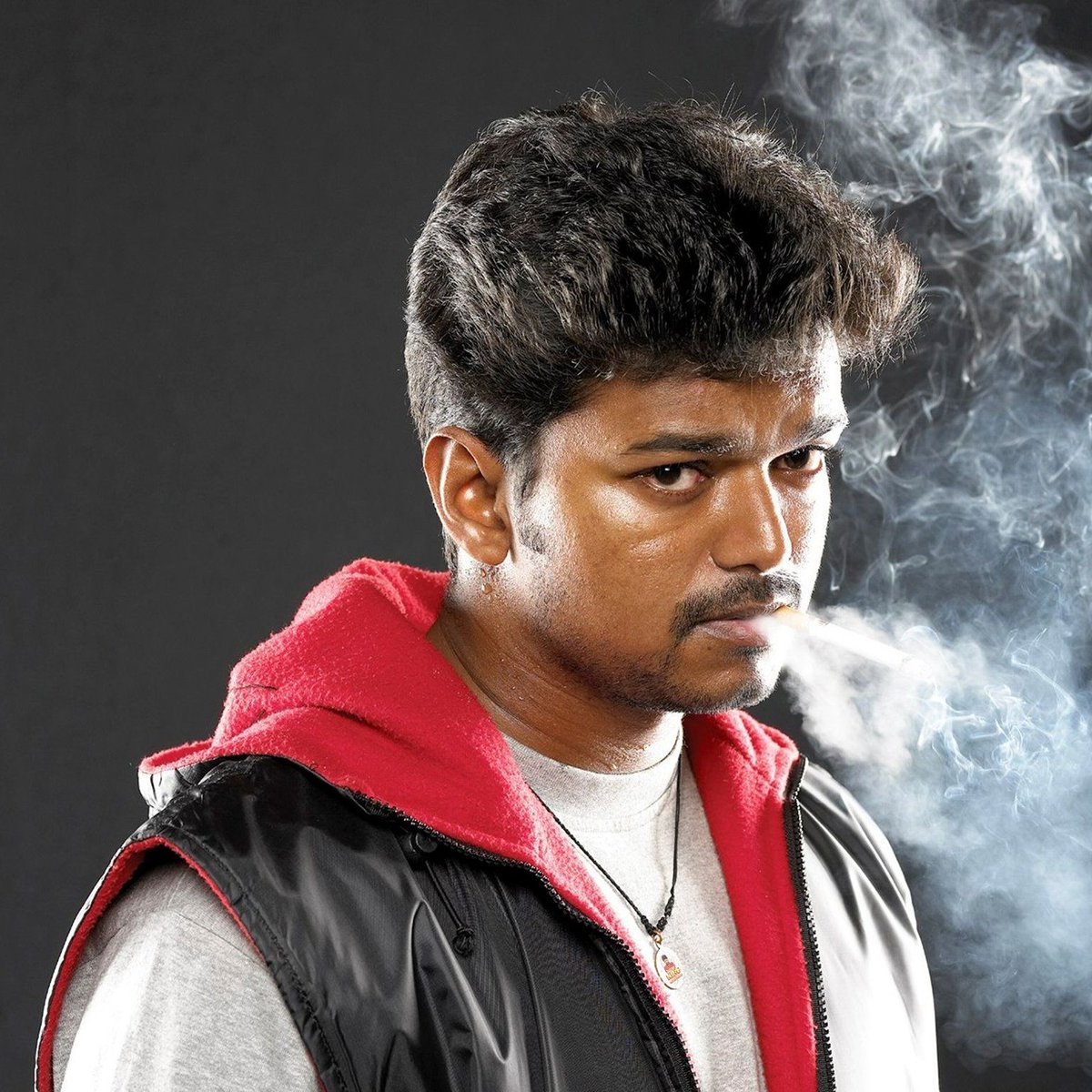 Devanayagam's tweet photo. OFFICIAL: #GhilliReRelease 6 days 21cr+ INR and now the #3 movie in the world just behind #Avatar1 and #Titanic3D which have collected the most in its re-release. PHENOMENAL LIFETIME RECORD🫡 #Ghilli #GOAT https://t.co/nE7RzwjG6R