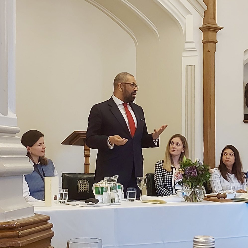 Major thanks to Home Secretary James Cleverly for stepping in at the eleventh hour to address the Parliamentary Press Gallery lunch yday Lots of headlines today off the back of his speech, which also contained some sizzling jokes 😎