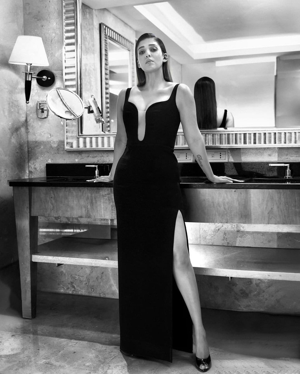 stunt_ram's tweet photo. Captivating clicks of Gorgeous #Nayanthara ❤️‍🔥 https://t.co/YDRGZRgUNH