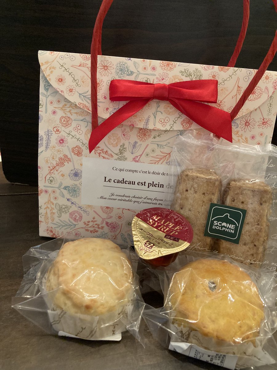 sconedolphin_'s tweet photo. 母の日セット🎀

明日4/27(土)より販売開始です❤️

GWのちょっとした手土産にもオススメですよ〜✨

ご予約もお受けしてますので是非♪ https://t.co/DGPaXAoQdu
