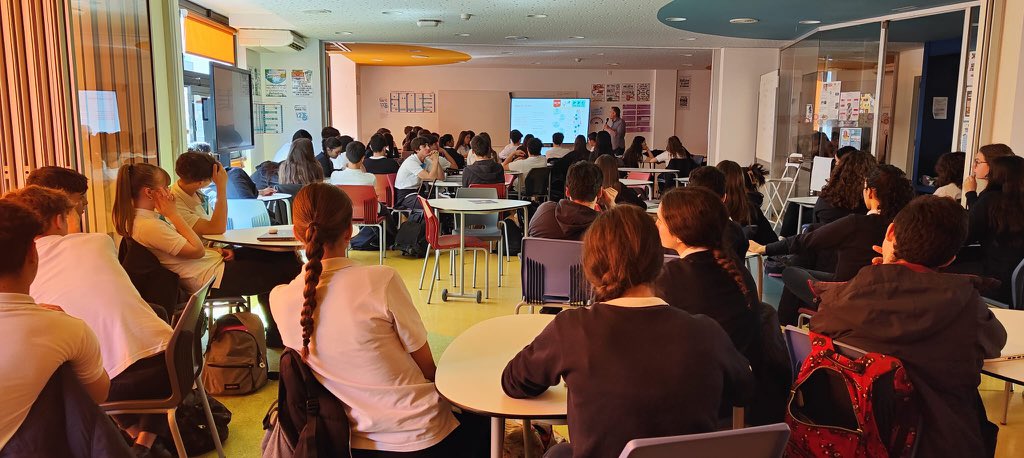 Mare de Déu dels Àngels tweet media