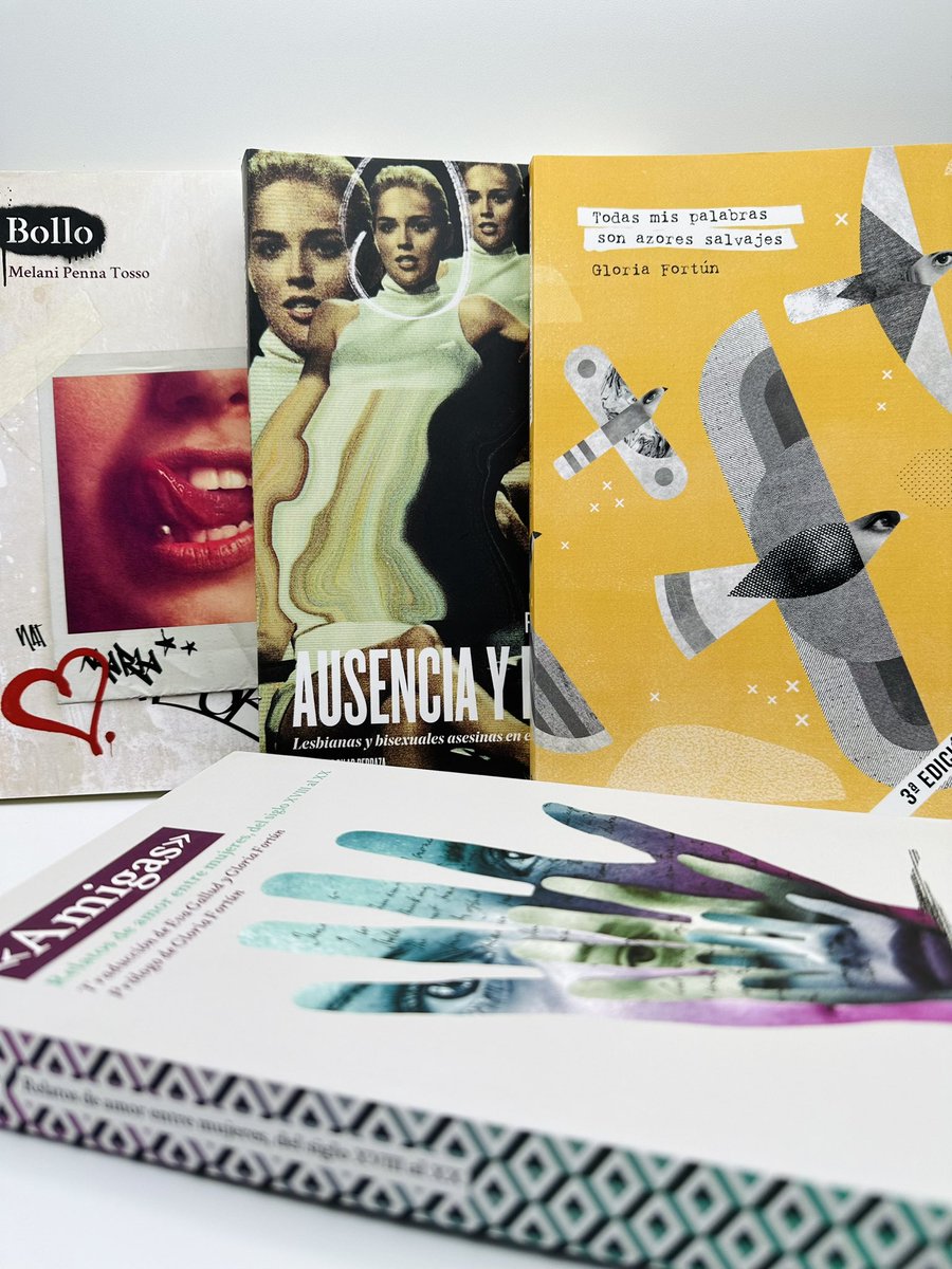 Una novela, un ensayo, un poemario y una antología de relatos. Cuatro recomendaciones para el #DiaDeLaVisibilidadLesbica.
'Bollo' <a href="/MelaniTosso/">Melani</a>
'Ausencia y exceso' <a href="/francinaribes/">francina ribes</a>
'Todas mis palabras son azores salvajes' @gloriafortun
«Amigas» VVAA (trad @ave_o_eva y @gloriafortun)