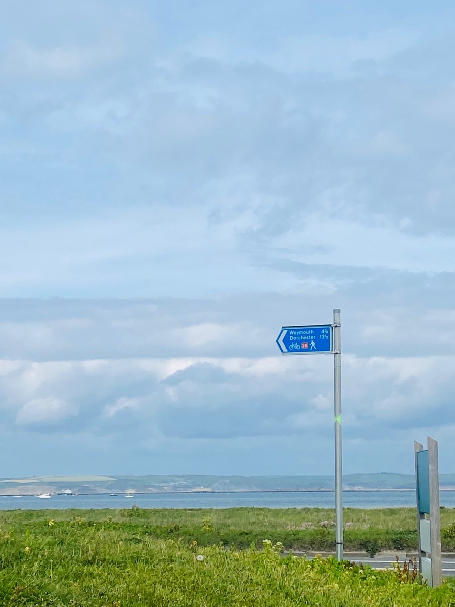 To Dorchester & Weymouth from Chesil beach 
#FingerpostFriday #Dorset #JurassicCoast