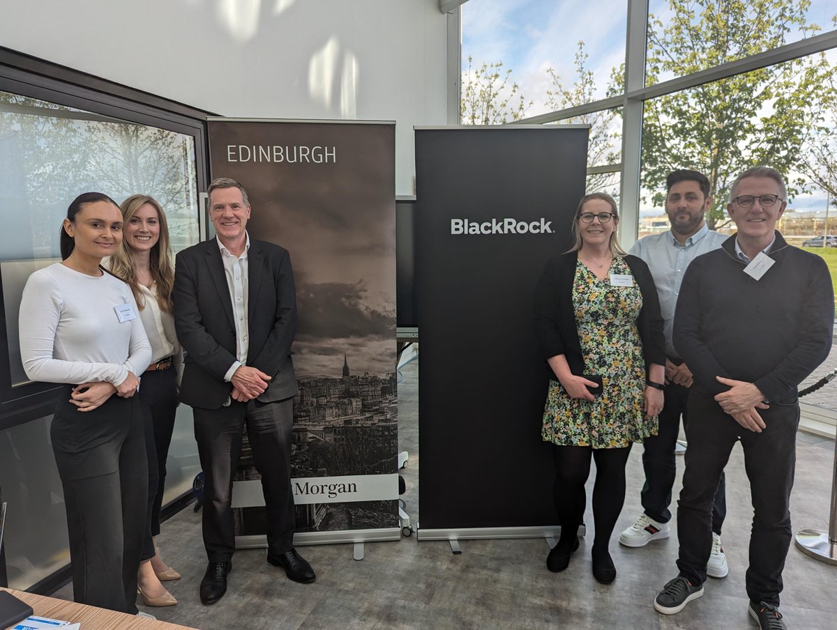 Last week we launched our 'Edinburgh Connect Series' in partnership with @jpmorgan. Our first event, 'Navigating Careers' brought together Edinburgh-based Analysts & Associates from both firms to discuss career progression, internal mobility & more. Thanks to all who took part!