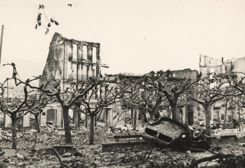 Gernika 1937ko apirilaren 26an bonbardatu zuten | Aniversario del bombardeo de Gernika | Ez dezagun ahaztu 🌹 #gernikakobonbardaketa #gernikagogoan #gernika1937 #memoria #bombardeogernika