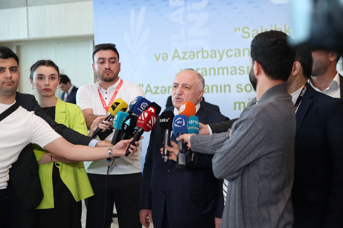 sahibkarlar's tweet image. #SahibkarlarGünü və #ASK-nın yaranmasının 25 illiyi ilə bağlı “Gülüstan” sarayında İqtisadiyyat Nazirliyinin dəstəyi, #KOBİA və ASK-nın təşkilatçılığı ilə “Azərbaycanın sosial-iqtisadi inkişafının yeni dövrü” mövzusunda #Konfrans keçirilib.

Ətraflı: bit.ly/3UfeltI