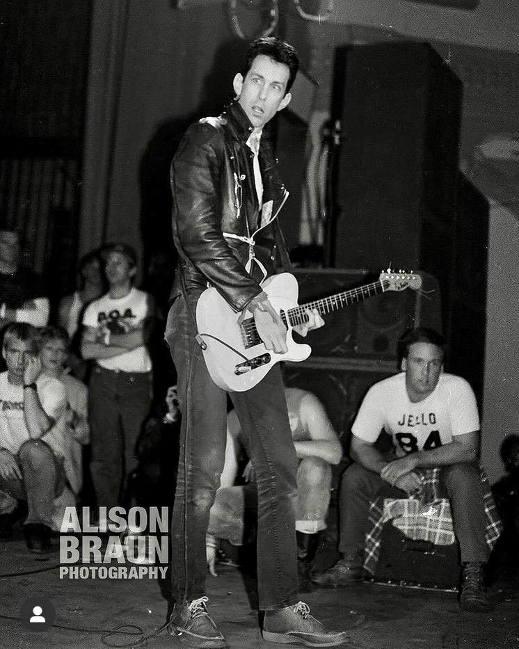 Post an underrated Guitarist: Raymond John “East Bay Ray” Pepperell, guitarist for the Dead Kennedys. Jello got all the attention with his performance. But the band wouldn't have become this band without their guitarist Photo by Alison Braun