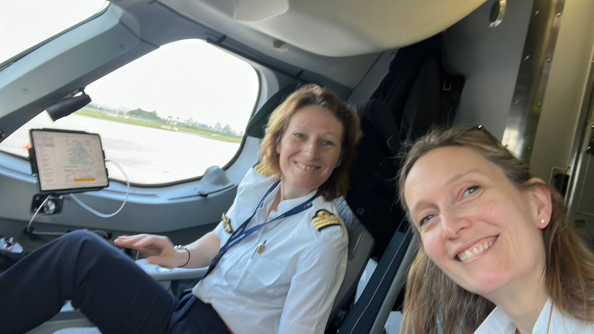 ve_damon's tweet photo. Parce que les bonnes décisions se prennent au moins avec deux avis,
Parce que le Cockpit Ressource Management est au cœur de la sécurité des vols,
Parce que seul, on est plus fragile.

#WorldPilotsDay #SafetyStartsWith2 @IFALPA @SNPLFALPA https://t.co/e01gn9MPtg