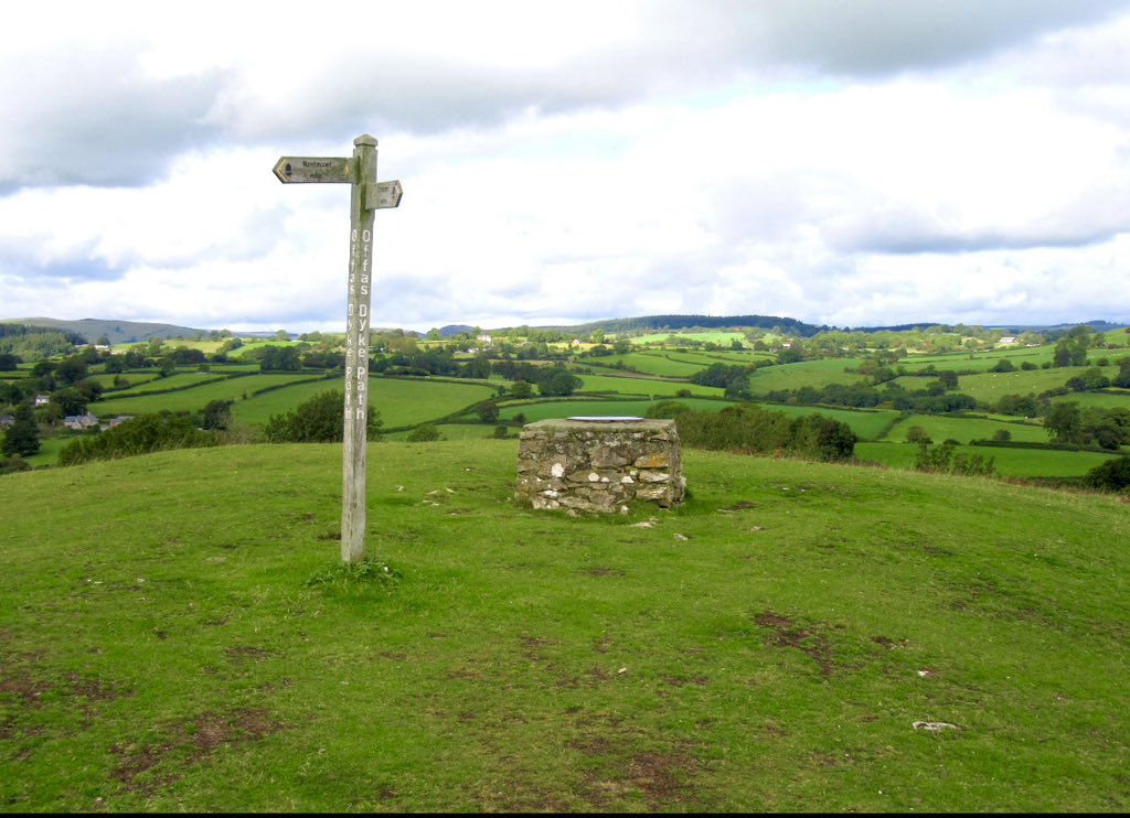 Offa’s Dyke Path on Moelydd, SW of Oswestry.  #FingerpostFriday