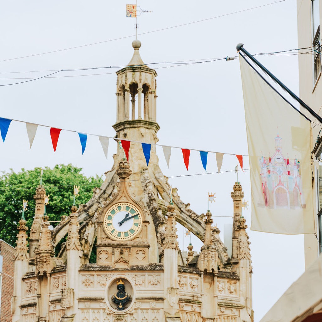 Happy Friday! 🎉 Get ready for a fantastic payday weekend head to the Wha'ts On page and Chichester Buzz directory on our website for inspiration on how to spend your time and money: chichesterbid.co.uk