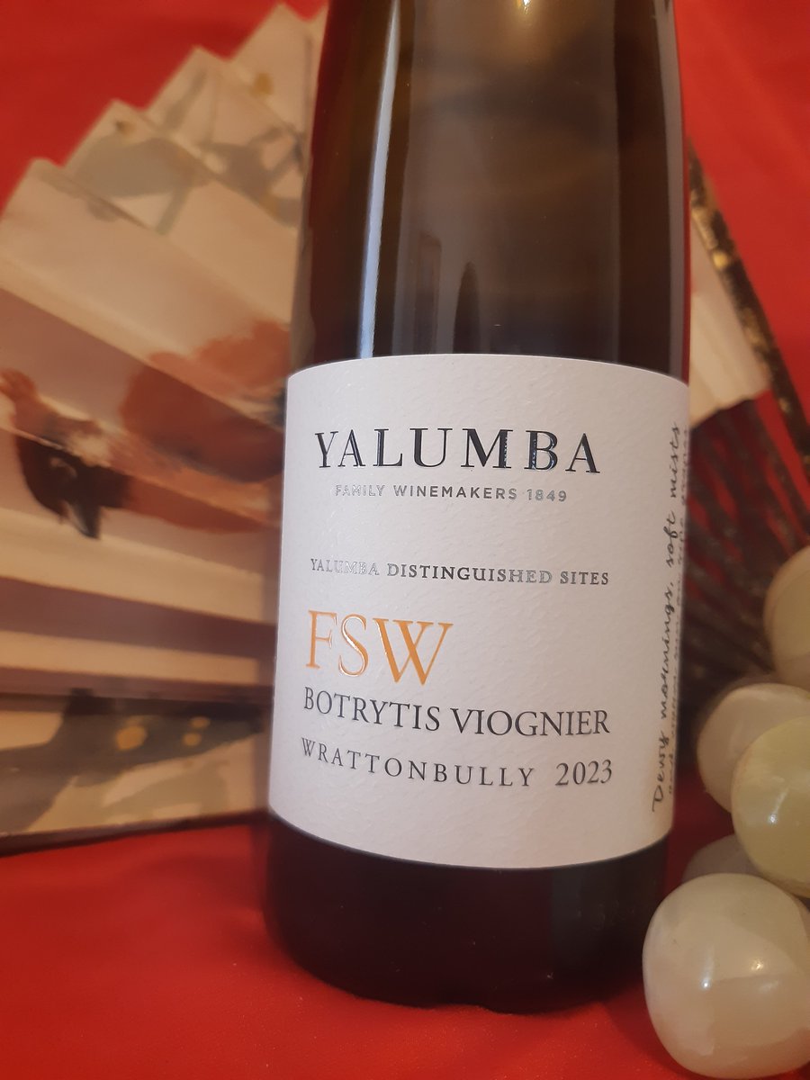 Internat Viognier Day with the magnificent @yalumba FSW #wrattonbully #botrytis #viognier 375ml Gorgeous sweet pears & apricots on the divine bouquet. Superb,rich unctuous palate with awesome sweetness balanced with good acidity of the finish so that it doesn't cloy. MAGNIFICENT