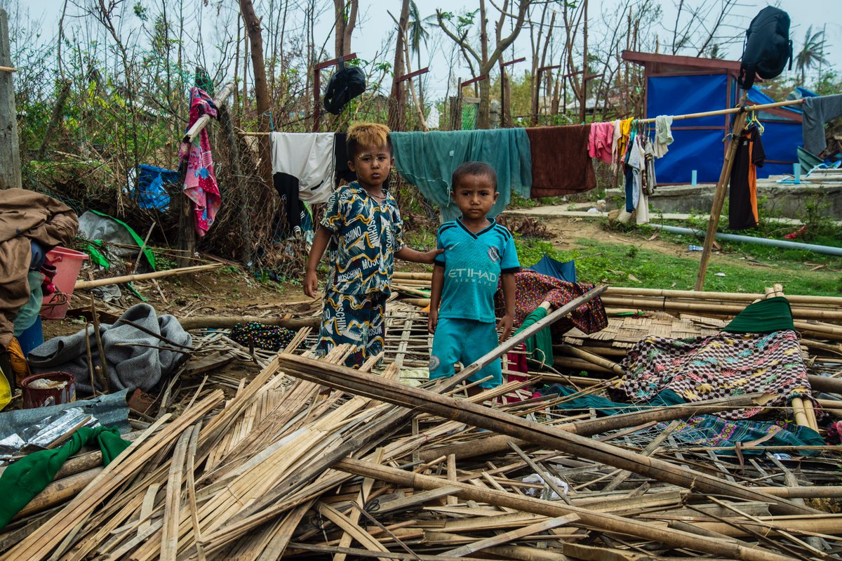 Every year, communities in Myanmar face the threat of cyclones. As #Myanmar braces for cyclone season, UNICEF readies with vital resources: 42K learning kits & 8K roofing sheets in stock, orders for 110K kits & 7K sheets on the way. Stay prepared!🔑🏠💦 #CyclonePreparedness