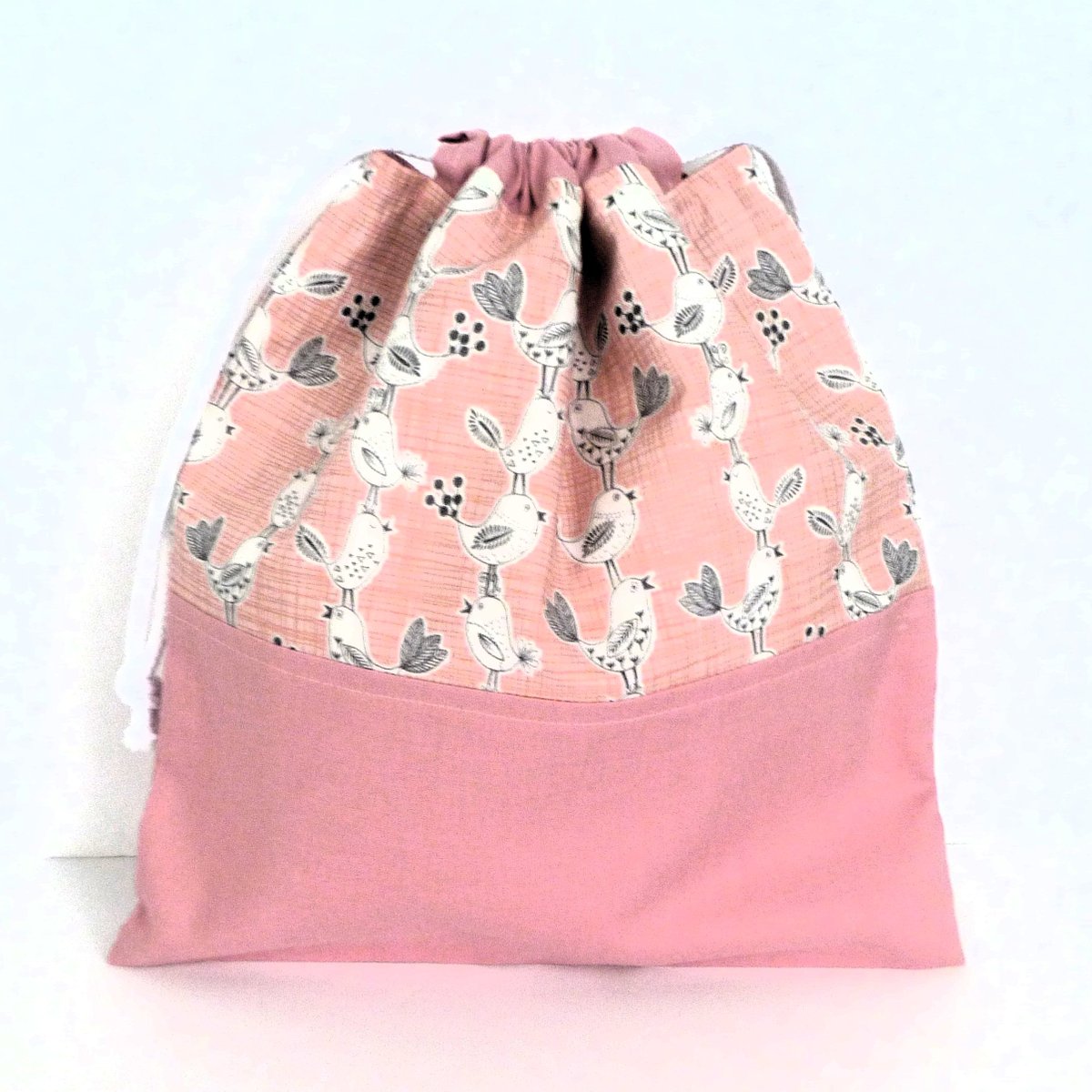 daisychaincraftsukgb.etsy.com/listing/159128… Drawstring Bag Cotton, Bird pattern design, Handmade Project bag, Fully lined multipurpose reusable gift sack, Accessory travel pouch #storage #birds #pink #giftbag #etsyuk #handmade #etsyseller #etsyshop