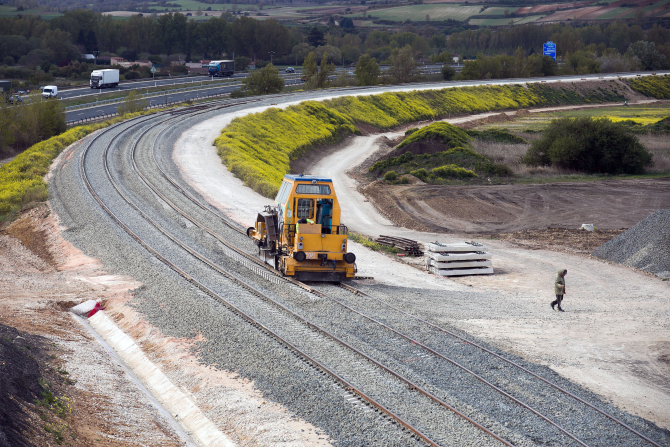 Logicyl's tweet photo. https://t.co/FX3UGnCThb
El vial de #Kronospan tiene 5,3 kilómetros de longitud entre el #Puerto_Seco de la Terminal de Mercancías de Villafría (#Centro_de_Transporte_de_Burgos) y el polígono industrial de Castañares.
El Correo de Burgos
#Puerto_Seco_Burgos https://t.co/5AP1RfwHZA