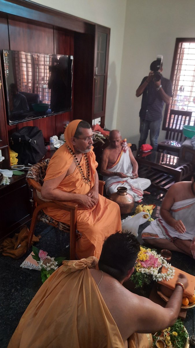 Got the blessings and sacred manthrakshate from His Holiness Sri Sri Sachindanda Bharati Swamiji of Edneer Mutt.