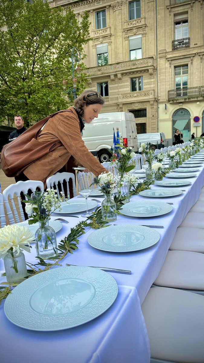 Une « table des otages » en hommage aux prisonniers du Hamas A l'occasion de la Pâque juive, ce vendredi 26 avril, sur le parvis du théâtre de Béziers, la ville installera une grande table avec 129 couverts pour ne pas oublier les 129 otages israéliens et étrangers