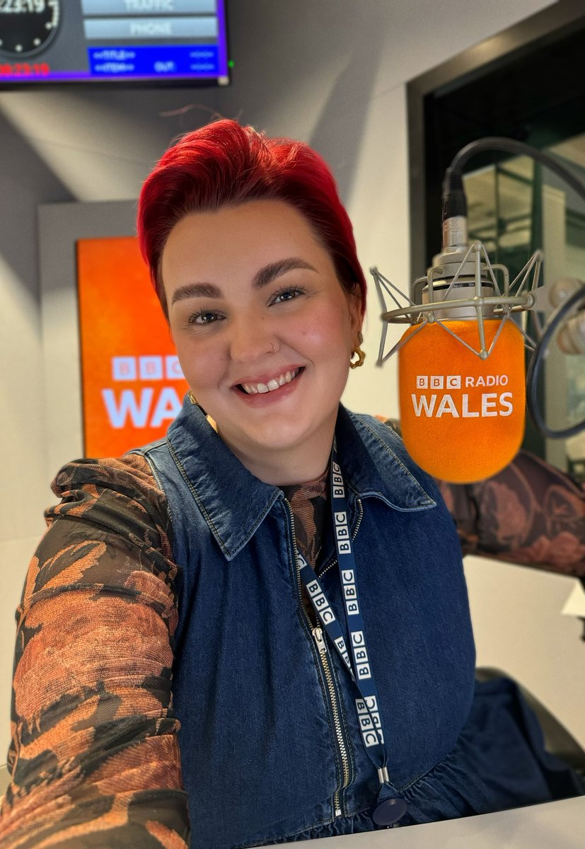 IN FOR WYNNE FOR ONE LAST TIME THIS WEEK 🧡 9am-12 on @BBCRadioWales 📻 Today I’m talking daredevils - have you done something daring? A bungee jump or sky dive? Perhaps you know someone who’s an adrenaline junkie and you don’t understand them? 😂 ☎️ 03700 100 110 💌 8 10 12