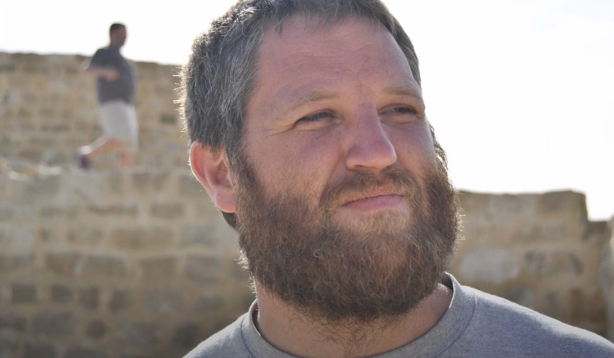 fcomunav's tweet photo. Hace tres años nos dejó David Beriain y su memoria en Fcom está más viva que nunca. Hoy se presentan los TFG de Periodismo y uno de ellos habla sobre David. Nuevas historias y recuerdos, pero siempre con alas y raíces en la tierra.

https://t.co/pE3JhddSCs https://t.co/ynmXwByJ12