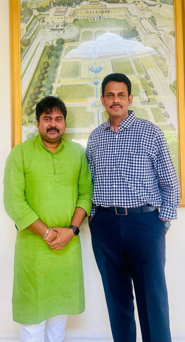 ⏹️ Laxminarayan Nanda. I worked with him 16 years ago in @UNICEFIndia Odisha office. Met him in Hotel Jai Mahal Palace Jaipur, today. ⏹️ Laxmi is a respected professional of #childprotection sector @SavetheChildren @Save_UK_Jobs