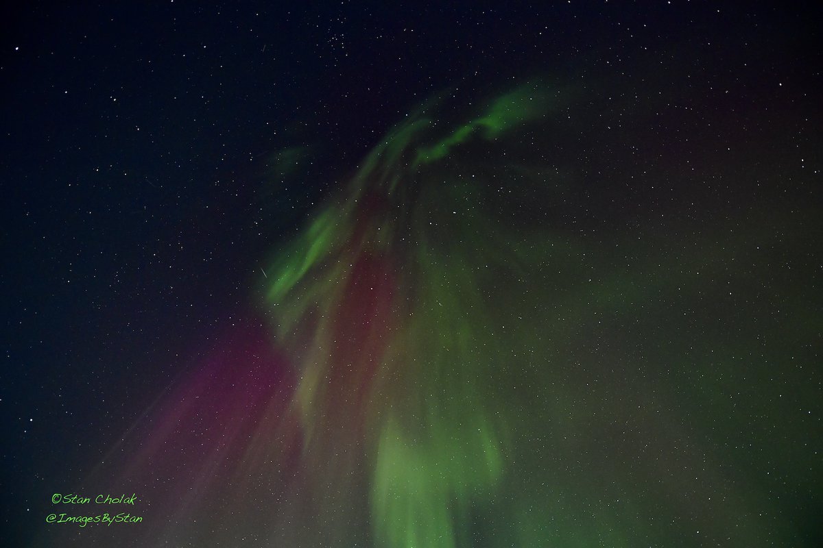 As seen from Andrew Alberta. Tonights #northernlights were quite dim but briefly put on a wonderful show. @TamithaSkov @mikesobel #aurora #spaceweather