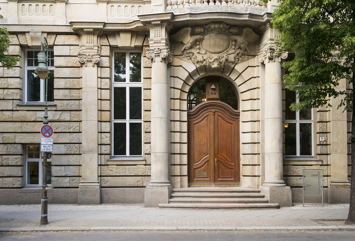 Sie bringen eine erfolgreich abgeschlossene kaufmännische Berufsausbildung sowie mehrjährige, einschlägige Berufserfahrung im Bereich Entgeltabrechnung und Zeiterfassung mit? Bewerben Sie sich bis zum 20.05. als Personalsachbearbeitung (d/m/w)! #jobs 👇 swp-berlin.org/karriere/stell…