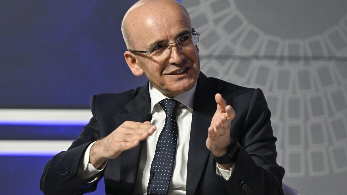 Mehmet Şimşek: Kişi başı gelir 736 dolar artarsa Dünya Bankası tanımına göre bu yıl yüksek gelirli ülkeler arasına gireceğiz.

➡️ Cari açıktaki iyileşme tamamen makro ekonomik politikalarla ilişkili.
➡️ Türkiye'nin risk primi düşecek.
➡️ Program bizim planladığımız çerçevede…