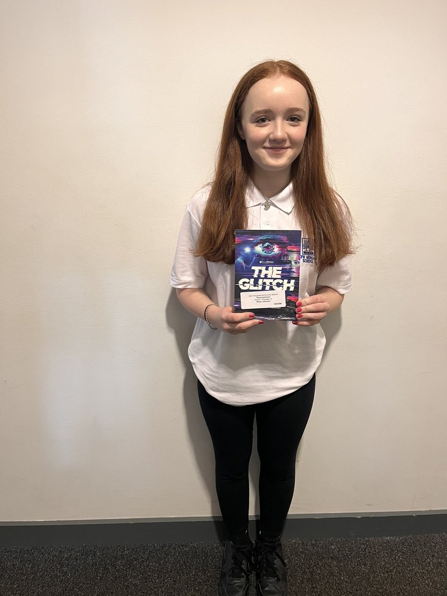 Our year 7 and 8 pupils were delighted to receive their copies of ‘The Glitch’ with their published short stories ✍️😍 Amazing work everyone 👏 @CefnHengoed @YoungWritersCW