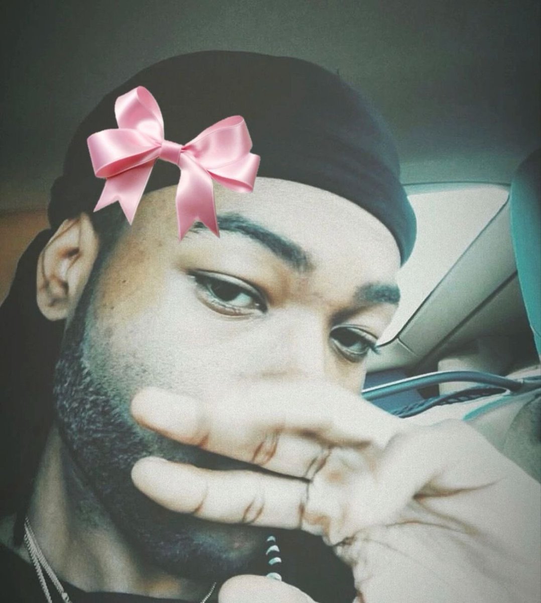 aaliyahc0re's tweet photo. EVERYONE STFU ITS PARTYNEXTDOOR DAY #pnd #partynextdoor https://t.co/9ayU5WR33v