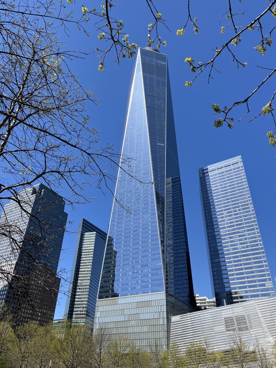 Next on to Seaport, Chinatown, the Financial District and the iconic Wall Street. The afternoon's highlight was undoubtedly the 9/11 Memorial. Located on eight acres of World Trade Center complex, it is a place of remembrance and contemplation within the bustle of lower Manhattan