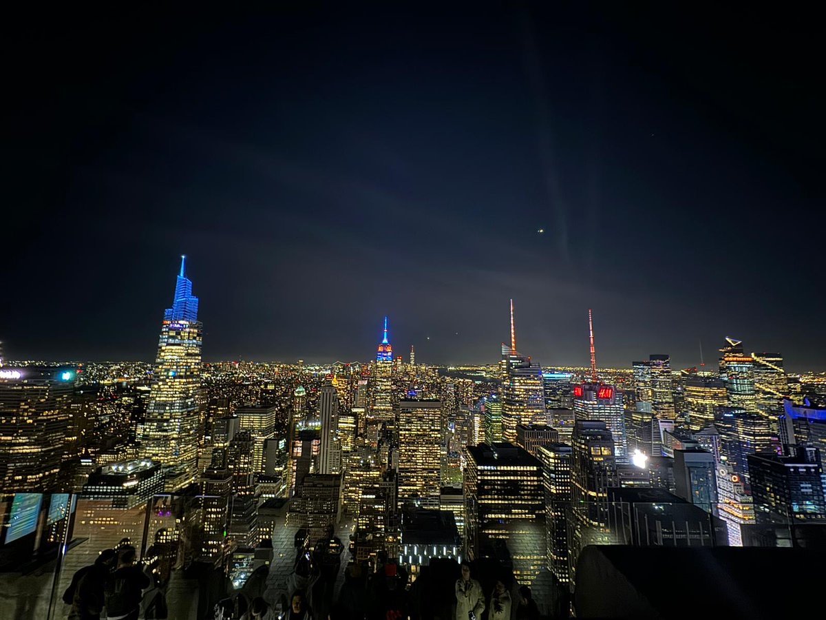 In the evening, @MulberryTH MUNers enjoyed seeing NYC at night from the observation deck of the ‘Top of the Rock’ viewing platform at Rockefeller Center - one of the greatest projects of the Great Depression era. Breathtaking 360° views of the legendary Manhattan skyline! ✨🇺🇸